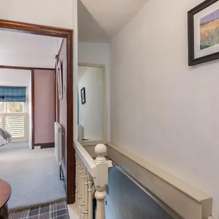 Stone In Picturesque North Yorkshire Village - Bull Dog * Ampleforth